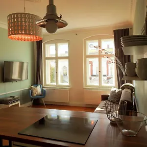 The Good Place In Kreuzberg Apartment