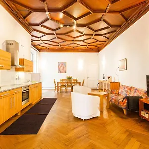 Aptc Downtown Monument4rent Near Checkpoint Charlie Apartment